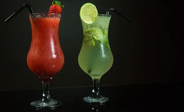 Les Meilleures Garnitures pour Élever Vos Cocktails