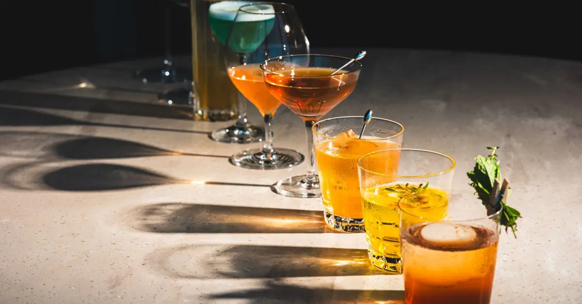 Les cocktails classiques à maîtriser : recettes et techniques