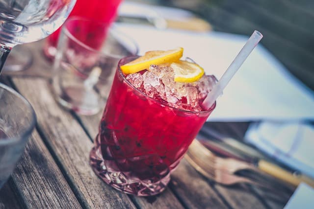 Guide des meilleurs cocktails à essayer pour vos soirées